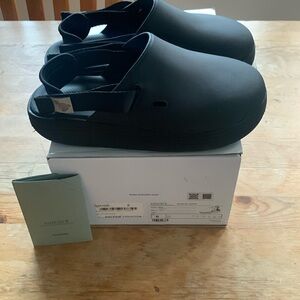 Suicoke Cappo Black Slippers EU 38